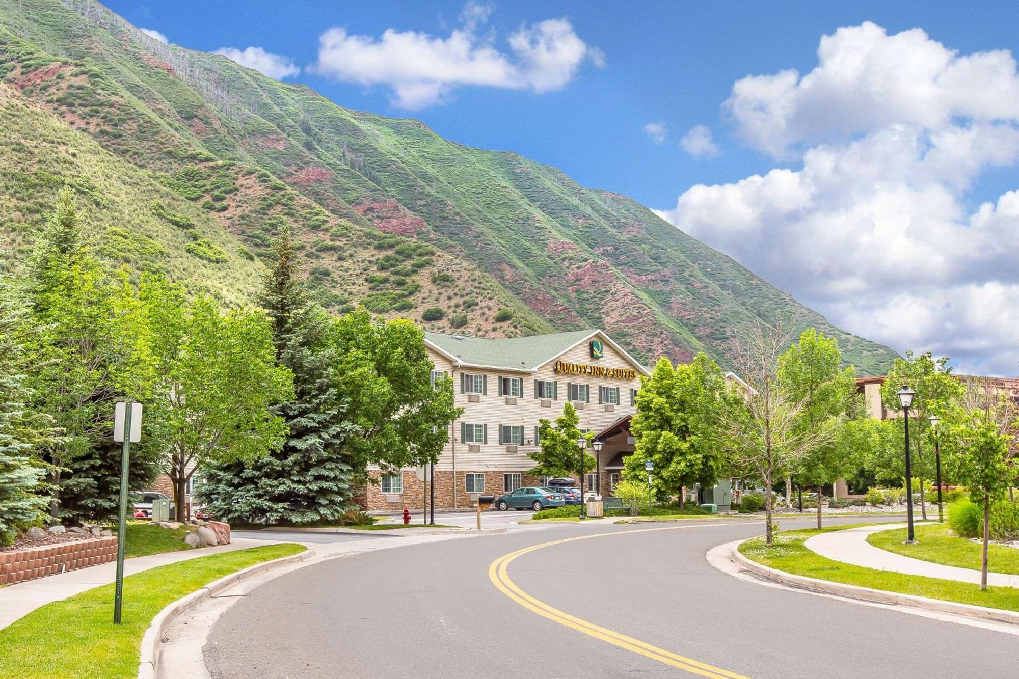Quality Inn & Suites On The River Glenwood Springs Exterior foto